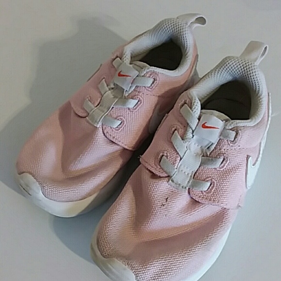 Nike Other - Girls Nike shoes